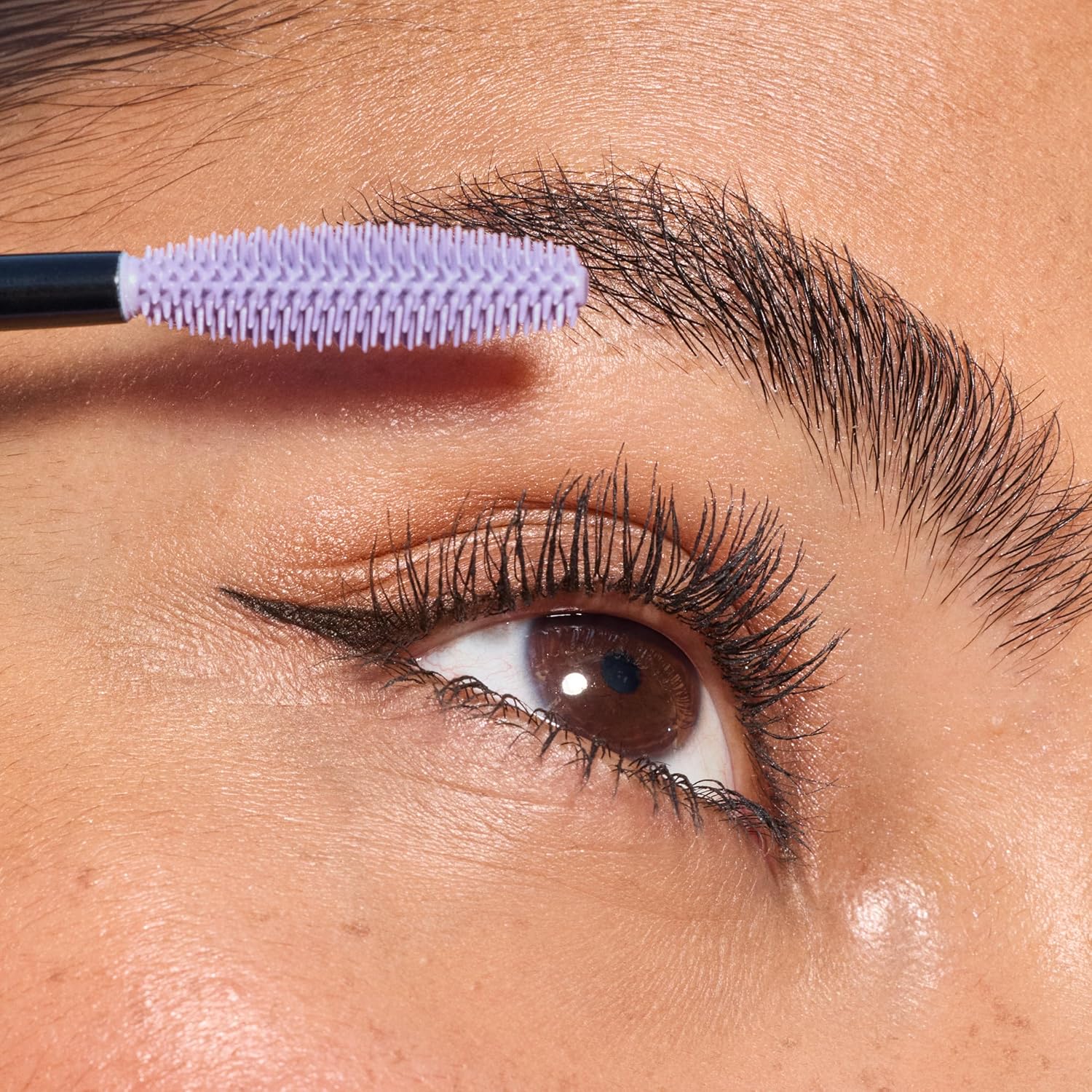 COVERGIRL Lash Blast Bond Volume Mascara - 800 - Extreme Black, Bonding Complex to Condition & Nourish Lashes, Smudge-Proof, Clump-Free, Volumizing, Vegan Formula - Image 9